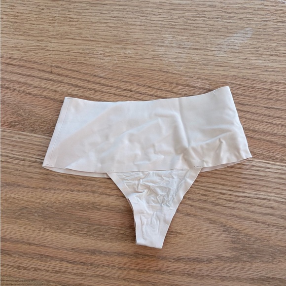 Spanx thong - Picture 1 of 3